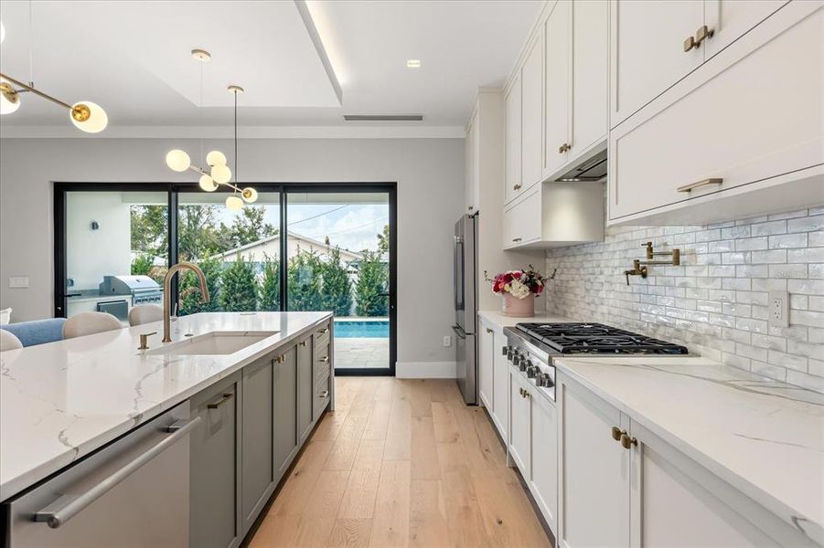 Furnished interior view inside a new home in , Orlando (Image 11).