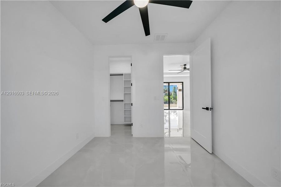 Spacious, unfurnished interior of a new home in , Lehigh Acres (Image 24).