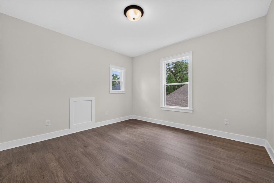 Spacious, unfurnished interior of a new home in Two Step Farm, Montgomery (Image 15).