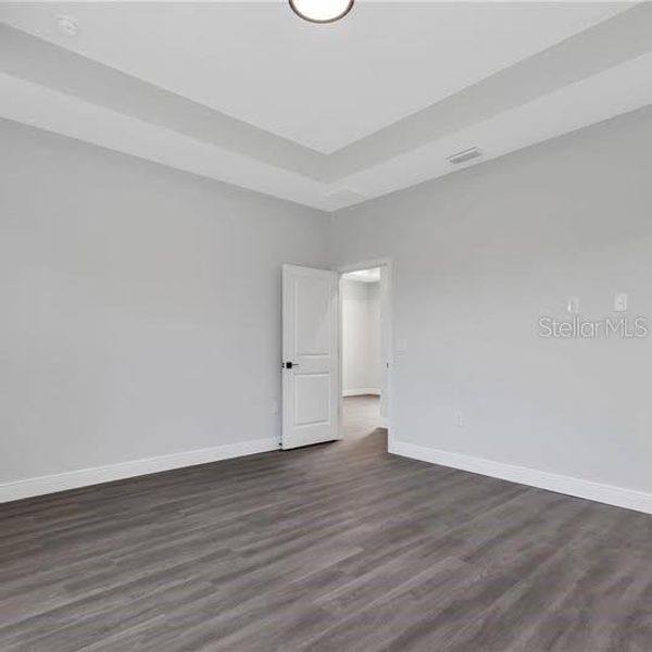 Spacious, unfurnished interior of a new home in , Port Charlotte (Image 7).