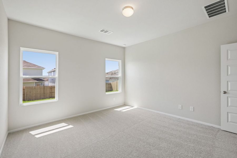 Spacious, unfurnished interior of a new home in Edgebrooke, Pflugerville (Image 15).