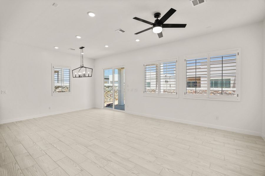 Spacious, unfurnished interior of a new home in Gateway Estates, El Paso (Image 23). Spacious, unfurnished interior of a new home in Gateway Estates, El Paso (Image 23).
