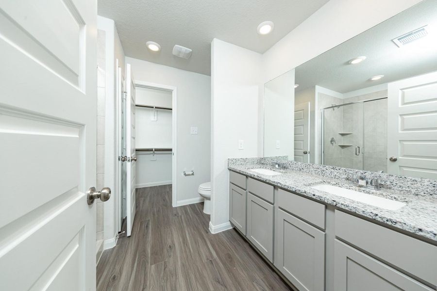 Furnished interior view inside a new home in River's Edge, Conroe (Image 7).