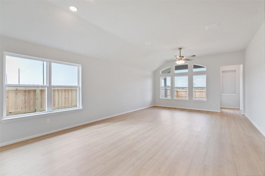 Spacious, unfurnished interior of a new home in Westland Ranch, League City (Image 28). Spacious, unfurnished interior of a new home in Westland Ranch, League City (Image 28).