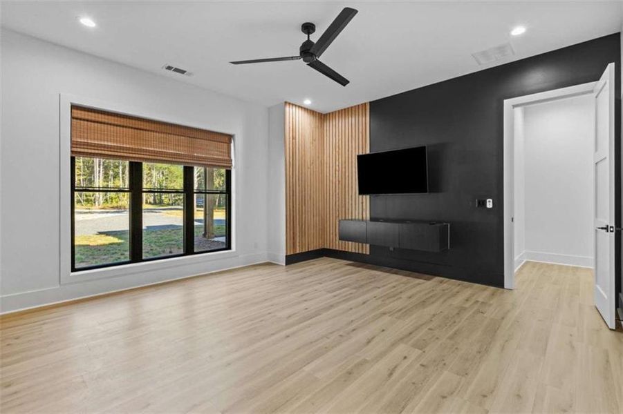 Spacious, unfurnished interior of a new home in , Monroe (Image 42).