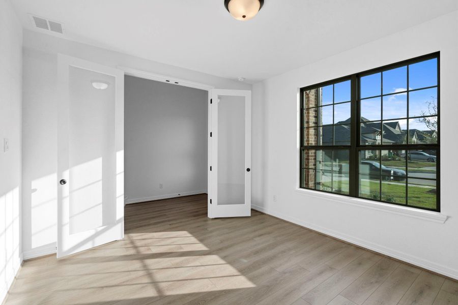 Spacious, unfurnished interior of a new home in Brookewater, Rosenberg (Image 30).