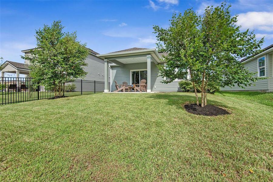 Exterior details and patio area of a home in Seminole Palms, Palm Coast (Image 26).