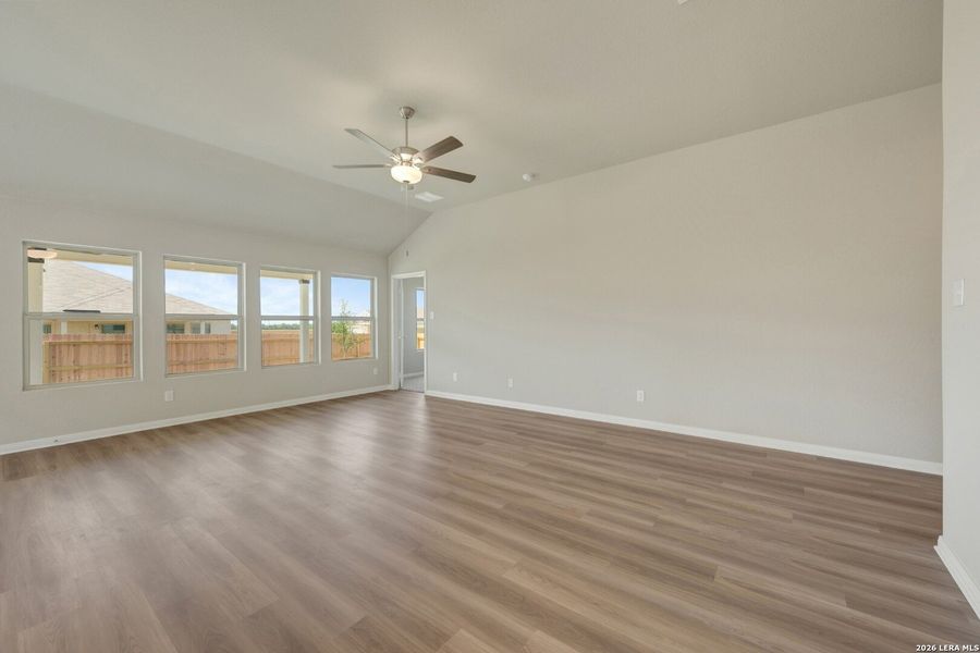 Spacious, unfurnished interior of a new home in Greenspoint Heights, Seguin (Image 28).