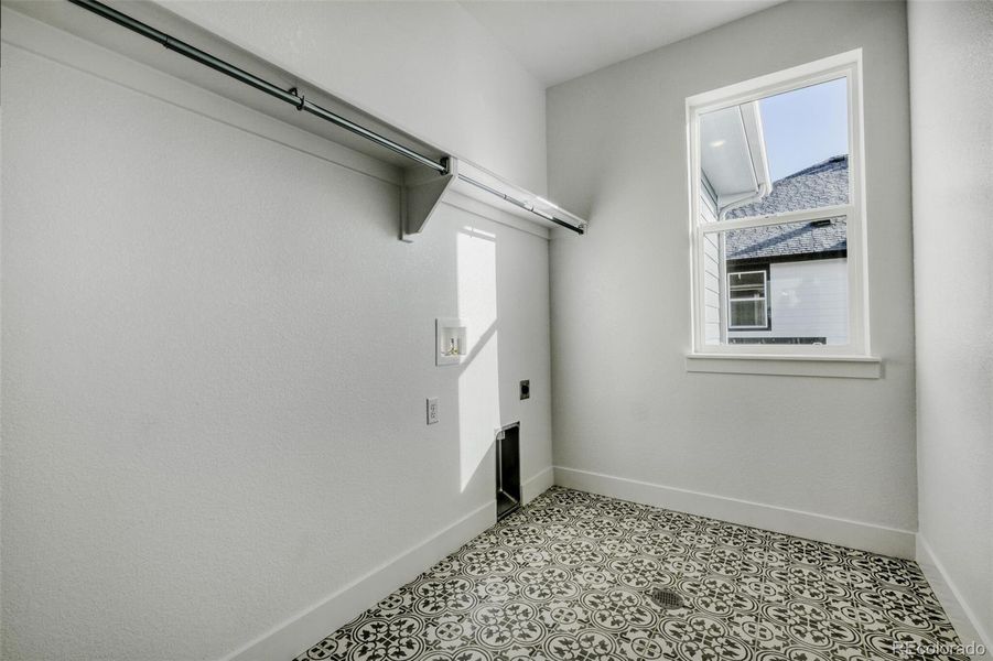 Spacious, unfurnished interior of a new home in Timber Ridge, Colorado Springs (Image 12).