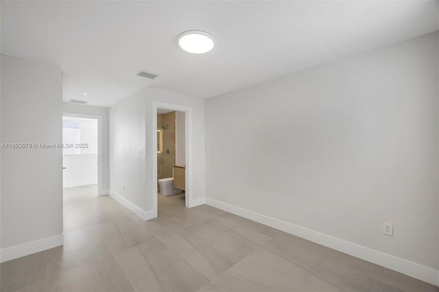 Upstairs Bedroom with En-Suite Bath