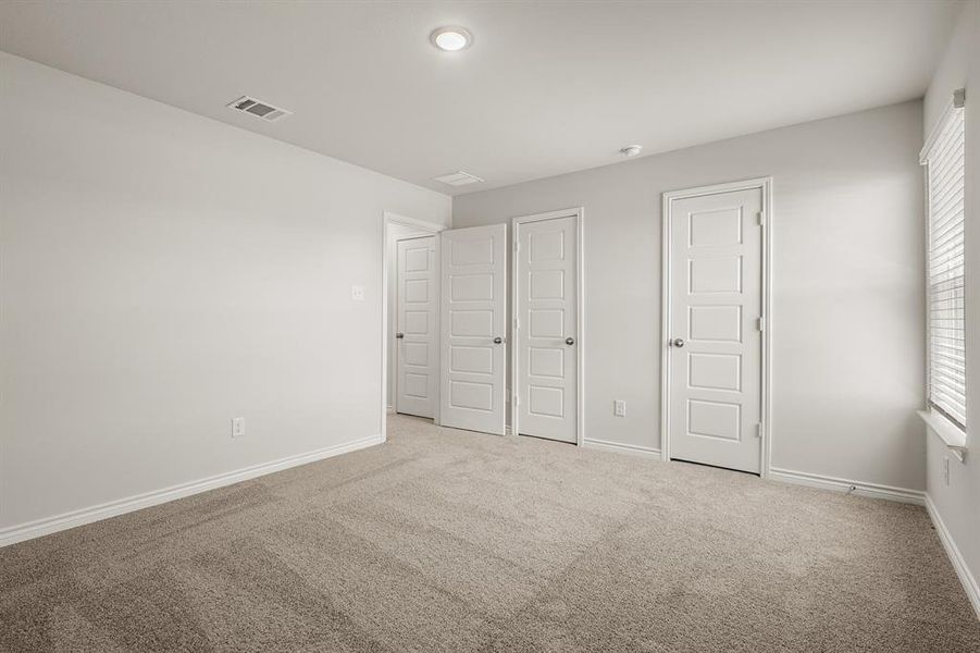 Spacious, unfurnished interior of a new home in Rocky Creek Crossing, Fort Worth (Image 18). Spacious, unfurnished interior of a new home in Rocky Creek Crossing, Fort Worth (Image 18).
