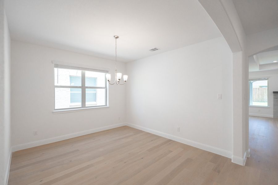 Spacious, unfurnished interior of a new home in Valencia on the Lake, Little Elm (Image 20). Spacious, unfurnished interior of a new home in Valencia on the Lake, Little Elm (Image 20).