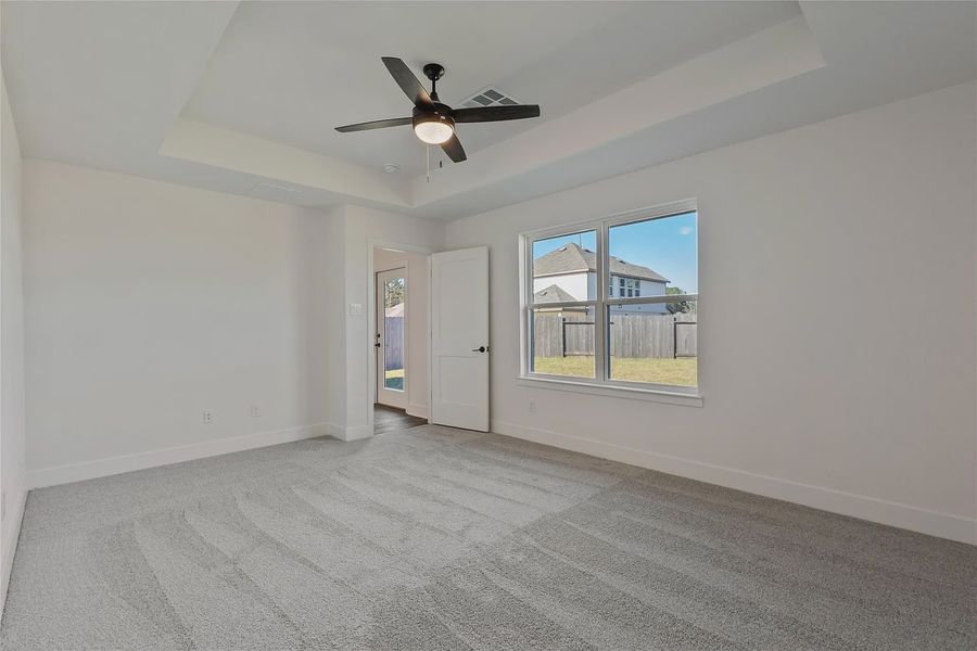 Spacious, unfurnished interior of a new home in Grand Oaks Reserve, Cleveland (Image 22).