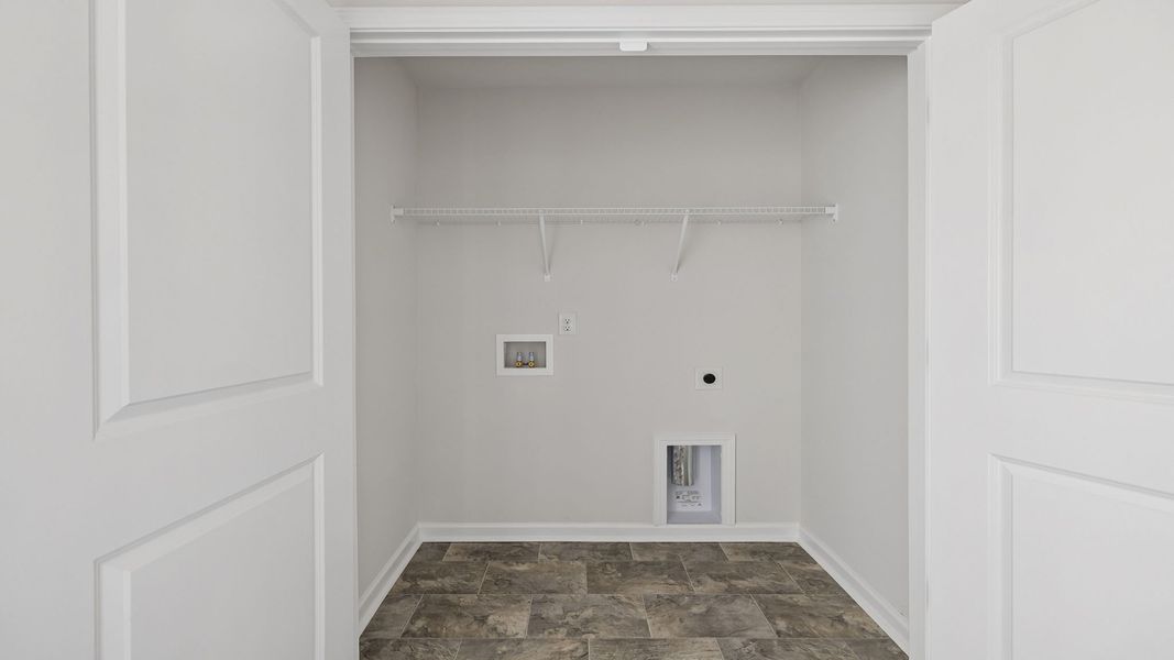 Spacious, unfurnished interior of a new home in Tanglewood Townes, Greenville (Image 27).