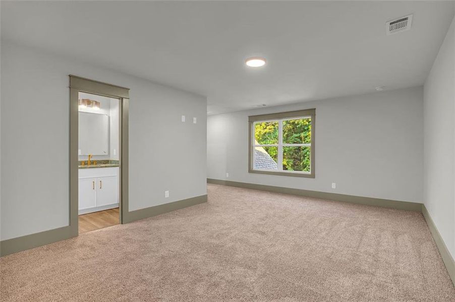 Spacious, unfurnished interior of a new home in , Monroe (Image 36).