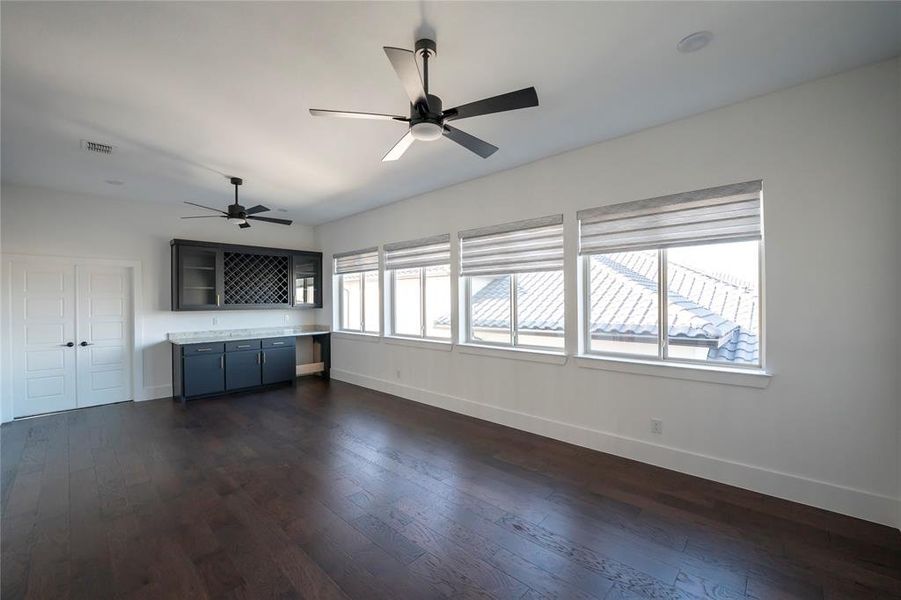 Spacious, unfurnished interior of a new home in , Frisco (Image 22).