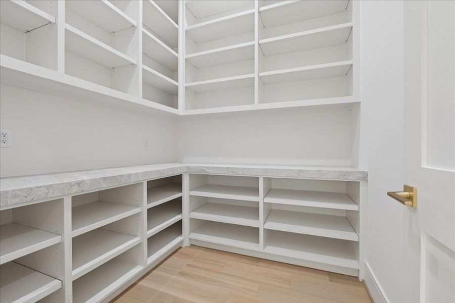 Spacious, unfurnished interior of a new home in , West University Place (Image 20).