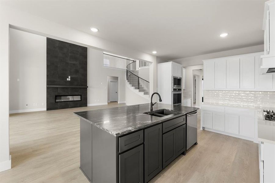 12. 9705 Merlos - Kitchen (3)