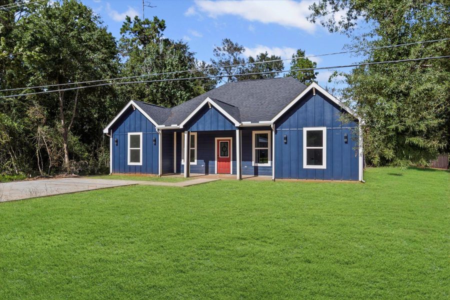 Front exterior of a new home in , Livingston, TX, highlighting curb appeal (Image 2). Front exterior of a new home in , Livingston, TX, highlighting curb appeal (Image 2).