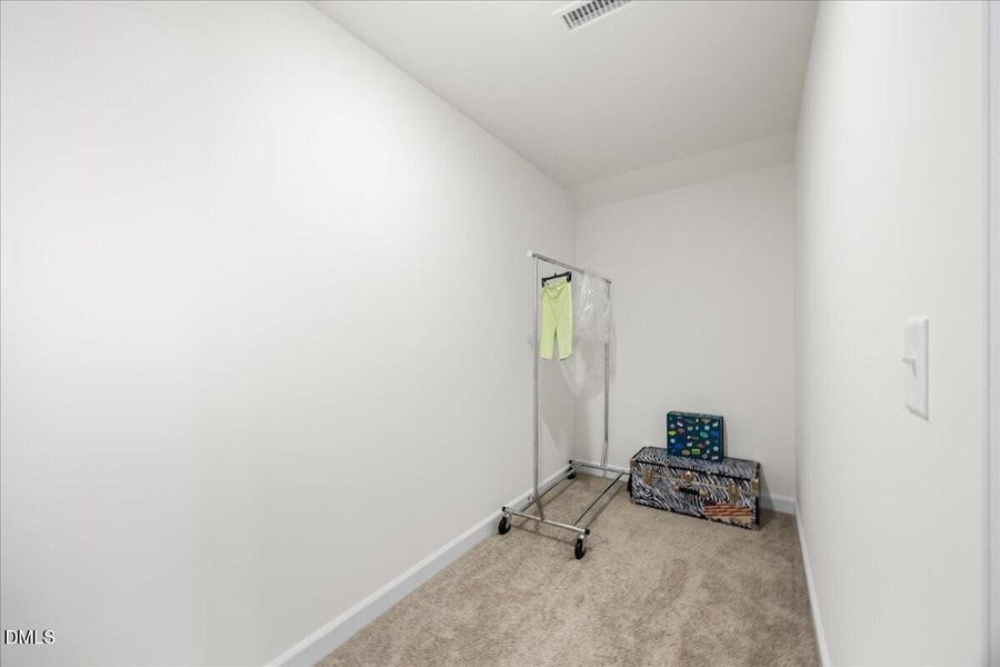 51-2A1A1272 3rd floor closet