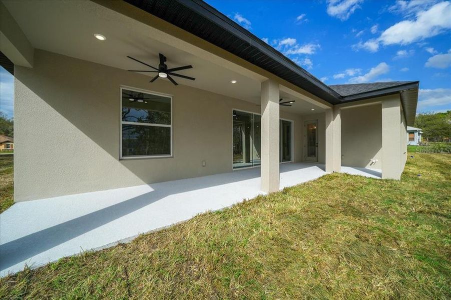 Exterior details and patio area of a home in , Weeki Wachee (Image 36).