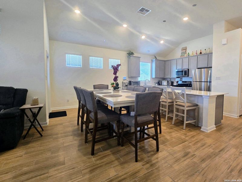 Furnished interior view inside a new home in Homestead, Schertz (Image 6).