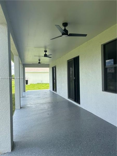 Spacious, unfurnished interior of a new home in , Cape Coral (Image 7).