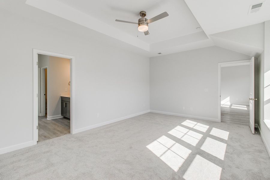 Spacious, unfurnished interior of a new home in Hendrix Farms, Lexington (Image 26).