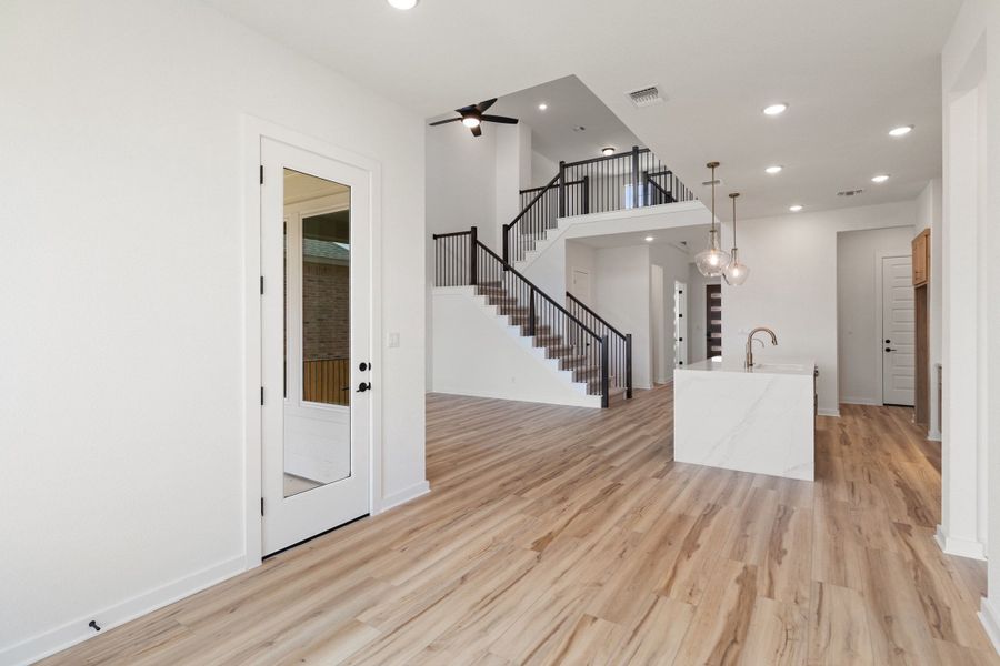 Spacious, unfurnished interior of a new home in Heritage, Dripping Springs (Image 37).