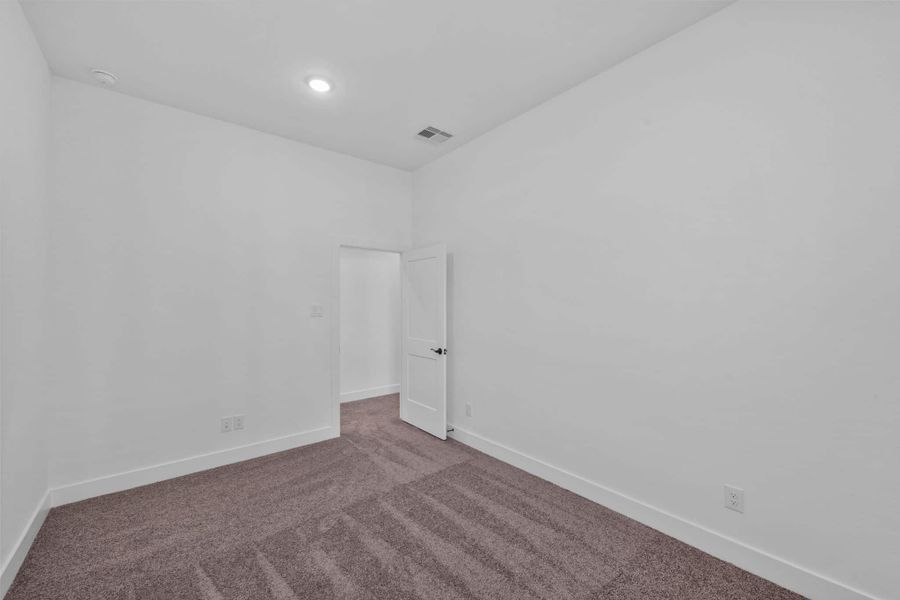 Spacious, unfurnished interior of a new home in Meridiana, Manvel (Image 24).