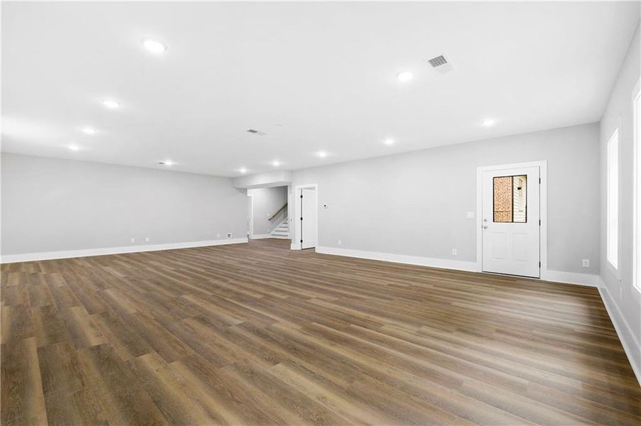 Spacious, unfurnished interior of a new home in , Brookhaven (Image 44).