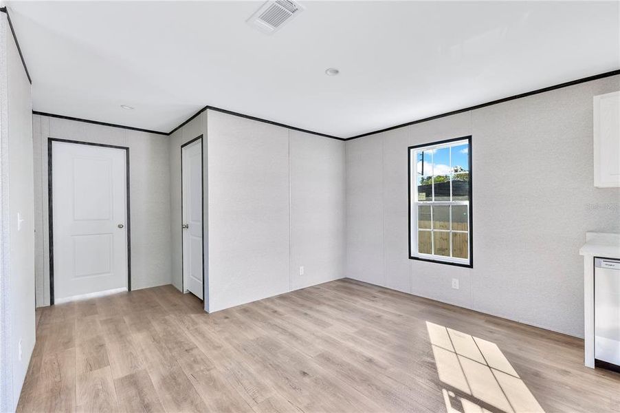 Spacious, unfurnished interior of a new home in , St. Cloud (Image 8).