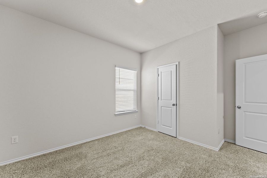 Spacious, unfurnished interior of a new home in Laurel Vistas, San Antonio (Image 18).
