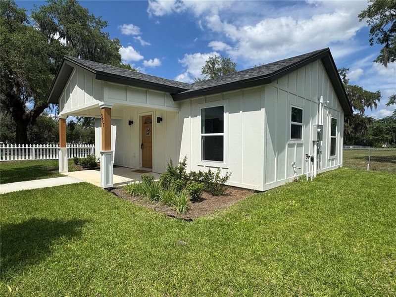 Exterior details and patio area of a home in , Groveland (Image 1). Exterior details and patio area of a home in , Groveland (Image 1).