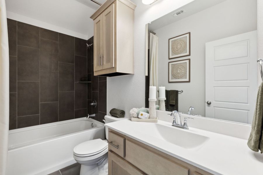 Representative furnished interior of a home built from the Concept 1660 by Landsea Homes in Summer Crest, Fort Worth (Image 10).