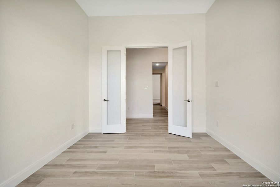 Spacious, unfurnished interior of a new home in Preserve at Annabelle Ranch, San Antonio (Image 17).