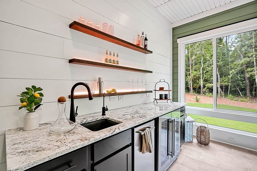 Jonesport, Enclosed Loggia