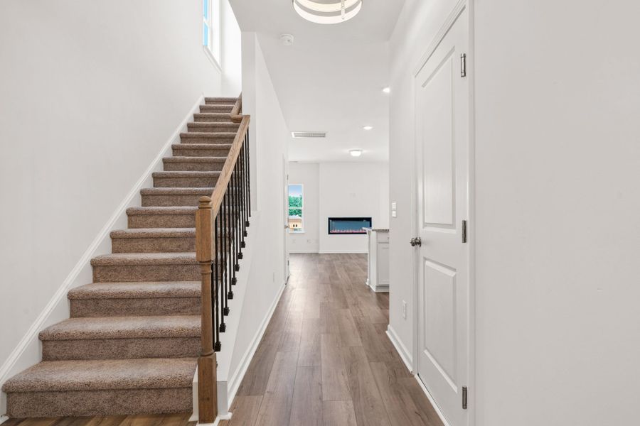 Spacious, unfurnished interior of a new home in Jackson Hills, Clarksville (Image 18).