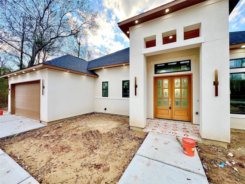 Exterior details and patio area of a home in , Dayton (Image 27).