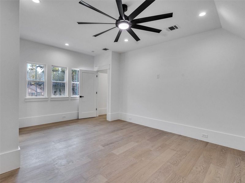 Spacious, unfurnished interior of a new home in , Magnolia (Image 36).