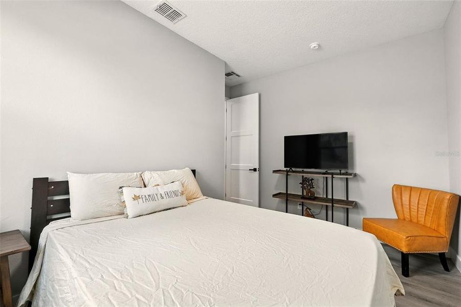 Furnished interior view inside a new home in , Orlando (Image 27).