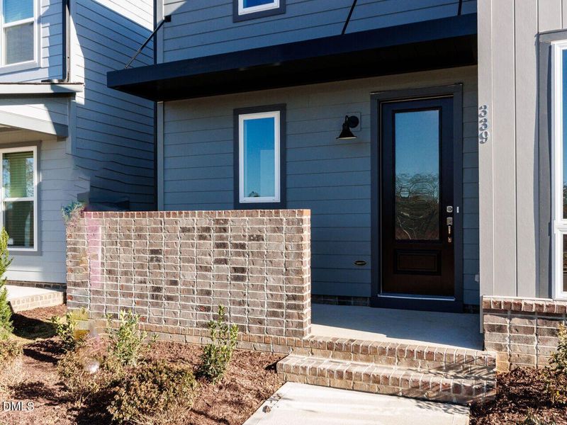 003-1280x960-front-entry