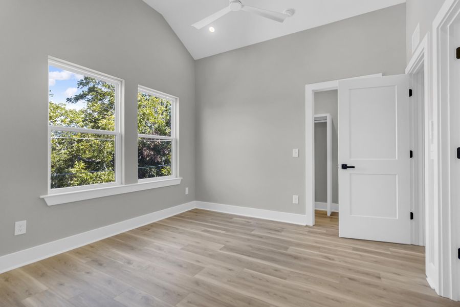 Spacious, unfurnished interior of a new home in , North Charleston (Image 17).