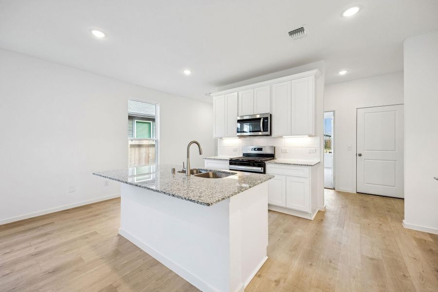 Furnished interior view inside a new home in Stokesbury, Waller (Image 9).