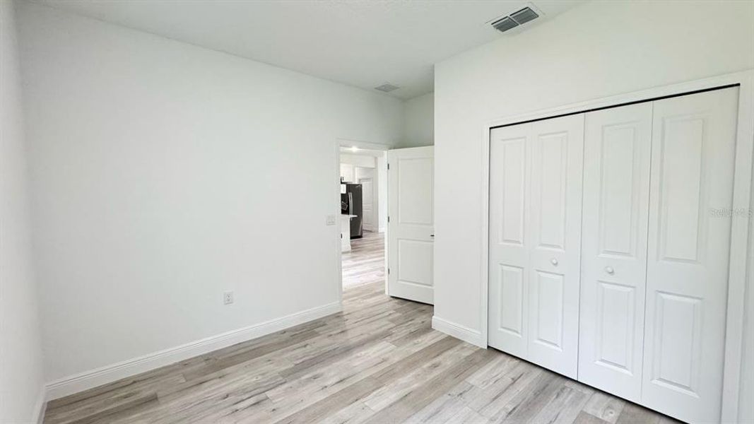 Spacious, unfurnished interior of a new home in , Citrus Springs (Image 20).