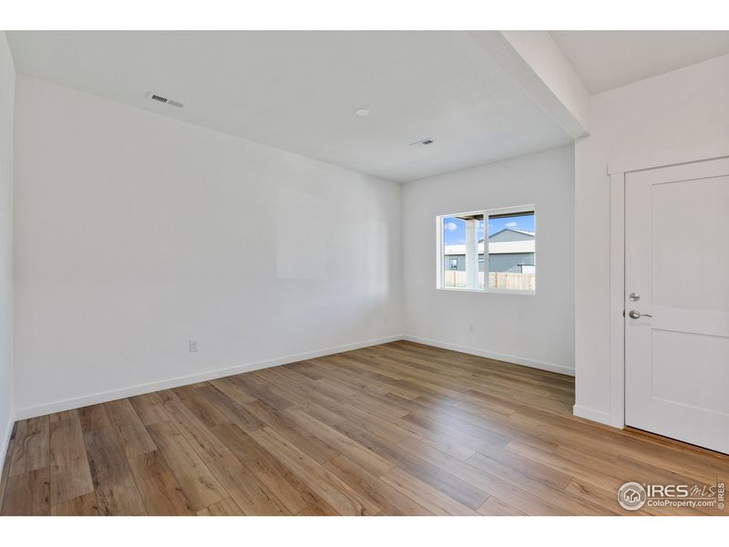 Spacious, unfurnished interior of a new home in Granary, Johnstown (Image 18).