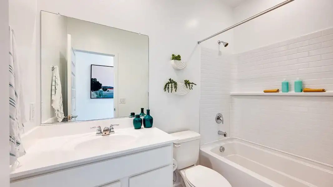 3556 Jerome Bath2 F1