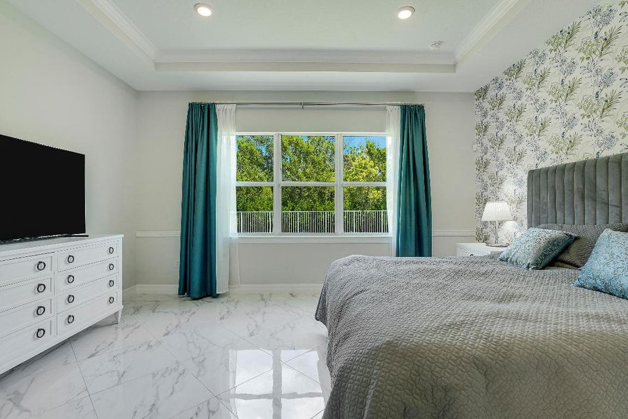 ELEGANT PRIMARY ENSUITE