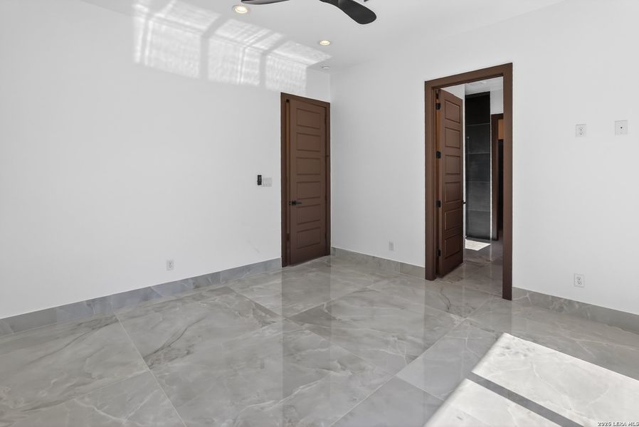 Spacious, unfurnished interior of a new home in , San Antonio (Image 42).