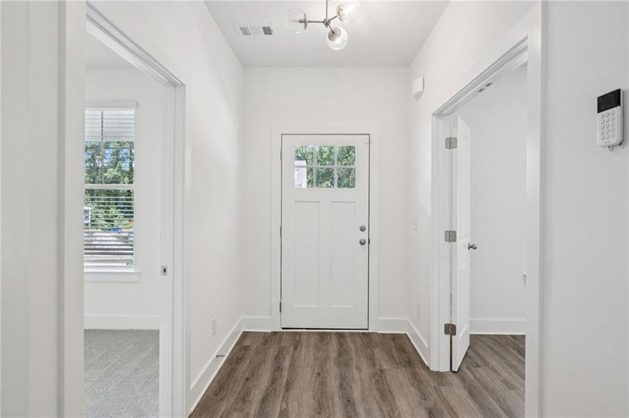 Spacious, unfurnished interior of a new home in , Atlanta (Image 15).